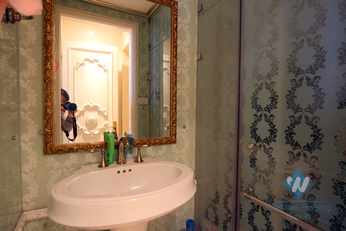 Luxury 03 bedrooms apartment with lake view for rent in Gold Westlake Building, Tay Ho district 